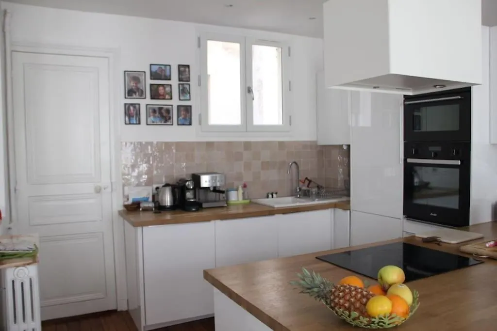 Διαμέρισμα 5 Bdr, 10 Ppl Georgous Typical Parisian Flat Παρίσι