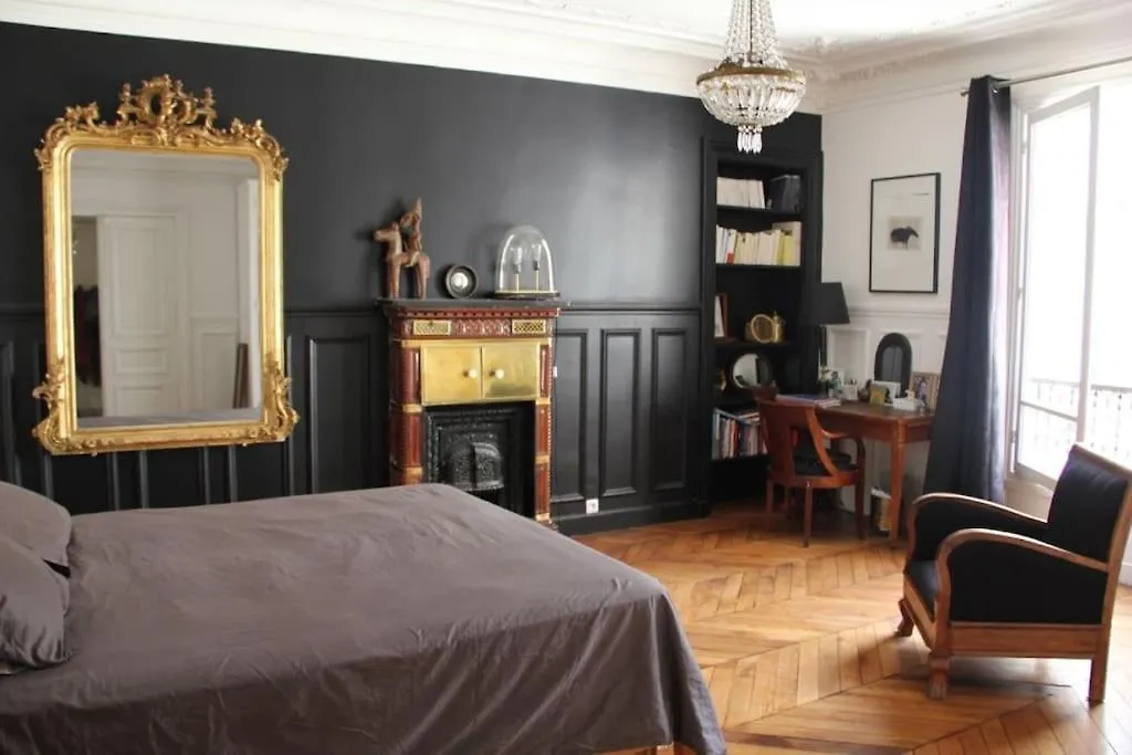 5 Bdr, 10 Ppl Georgous Typical Parisian Flat Paris